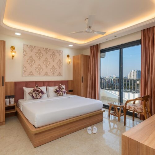 Qotel Signature Oasis Rajouri Garden